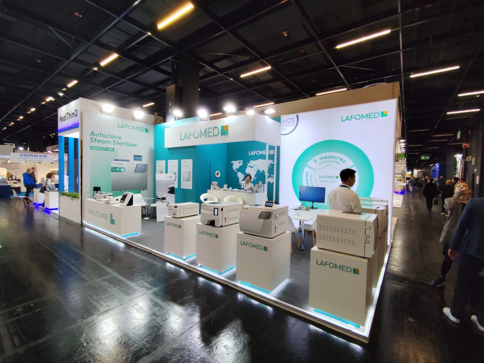 Exhibition booth support at Koelnmesse Cologne